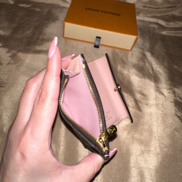 ❌SOLD ❌Louis Vuitton Zoe Wallet - Picture 8 of 13